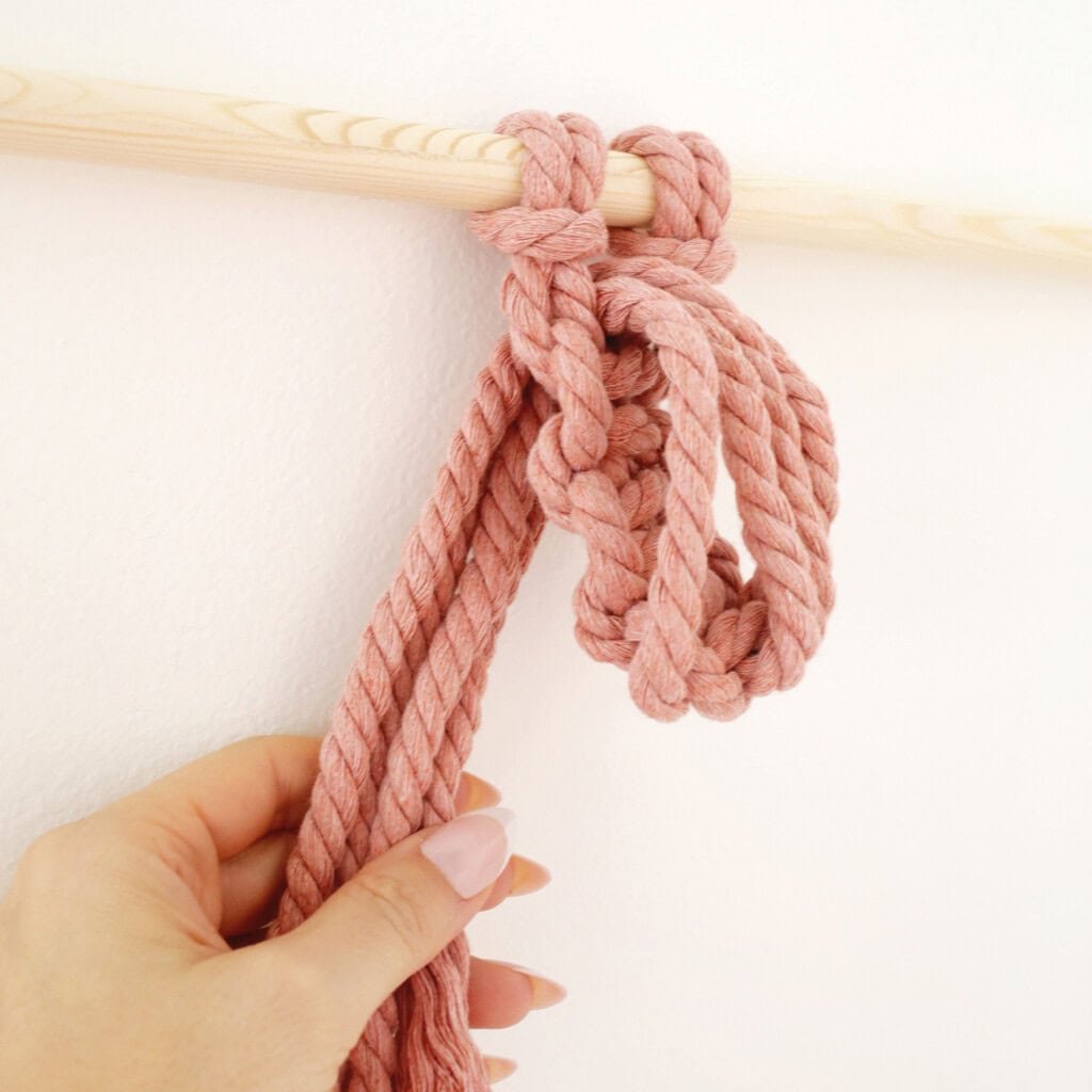 berry knot macrame