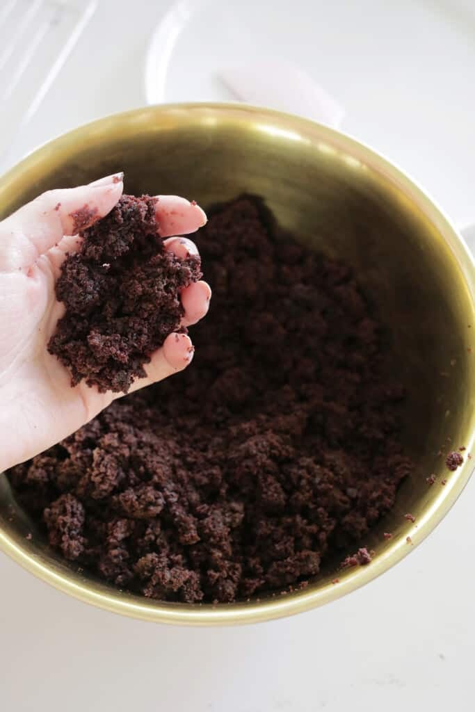 crumbled cake for chocolate cake pops