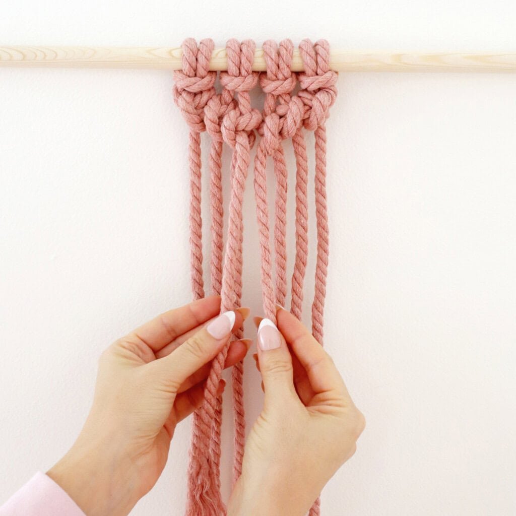 Double Half-Hitch Knot macrame