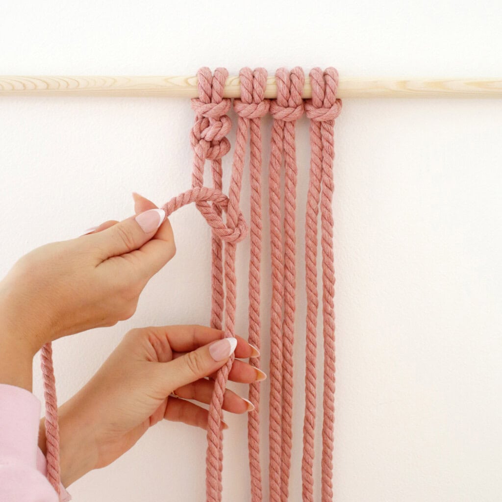Double Half-Hitch Knot macrame